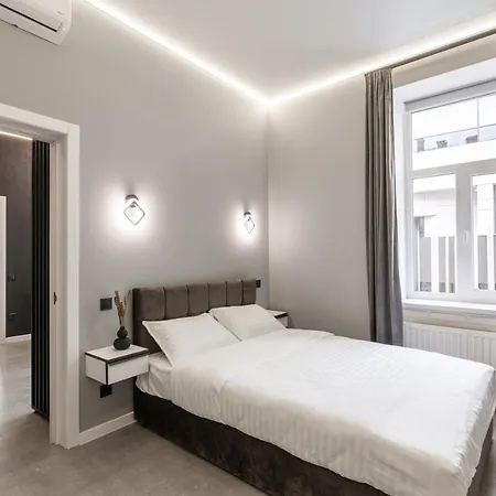 Two Bedrooms 13 Shpytalna Street Apartment