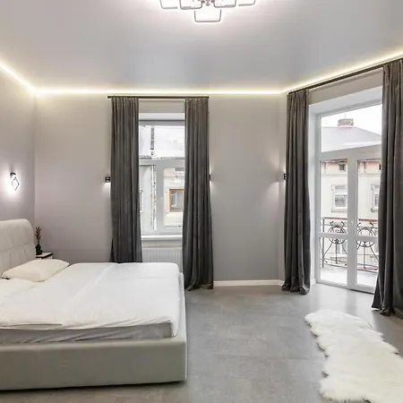 Two Bedrooms 13 Shpytalna Street Apartment