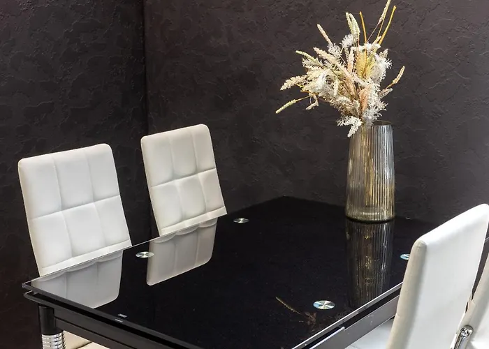 Two Bedrooms 13 Shpytalna Street Apartman *