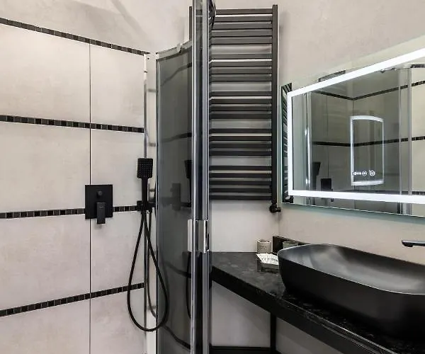 Two Bedrooms 13 Shpytalna Street Apartman *