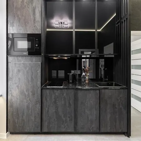 Two Bedrooms 13 Shpytalna Street Lägenhet *