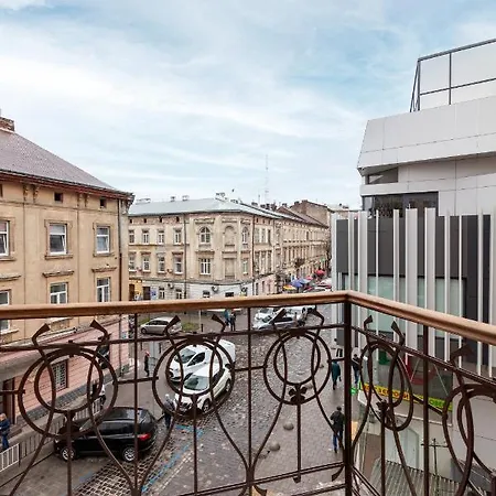 Two Bedrooms 13 Shpytalna Street *