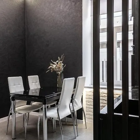 Two Bedrooms 13 Shpytalna Street Lviv