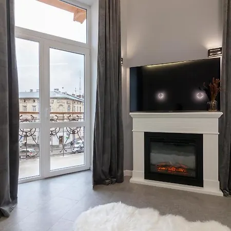 Two Bedrooms 13 Shpytalna Street