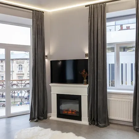 דירה Two Bedrooms 13 Shpytalna Street *