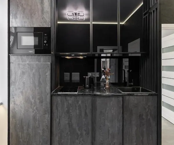 Two Bedrooms 13 Shpytalna Street דירה *