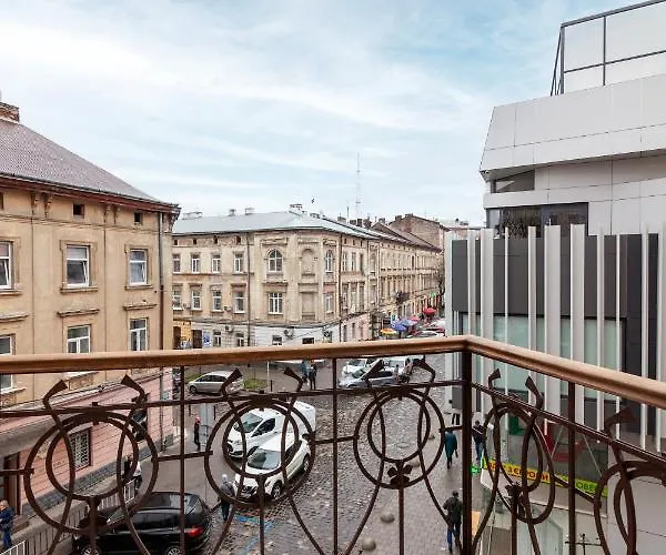 Two Bedrooms 13 Shpytalna Street *