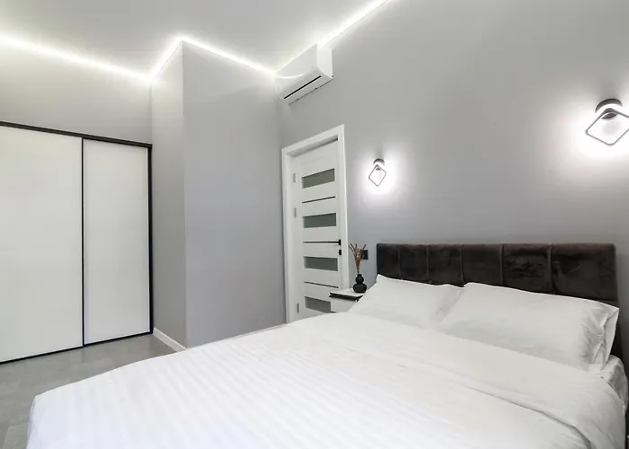 شقة Two Bedrooms 13 Shpytalna Street *