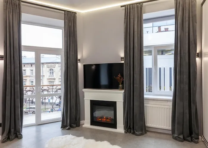 شقة Two Bedrooms 13 Shpytalna Street *