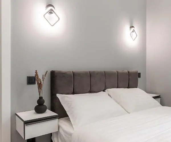 Two Bedrooms 13 Shpytalna Street * Lvov