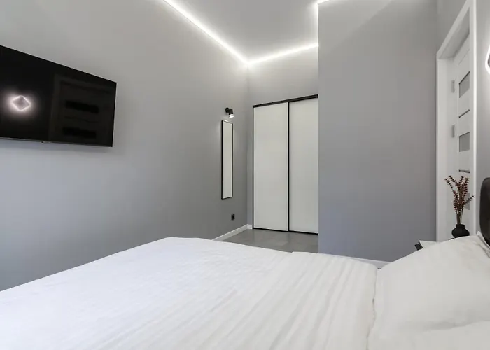 דירה Two Bedrooms 13 Shpytalna Street *