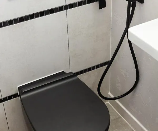 Two Bedrooms 13 Shpytalna Street דירה